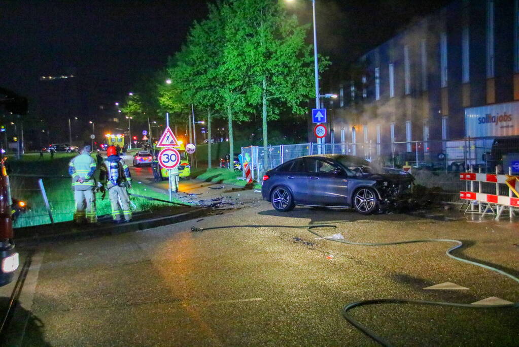 Voertuig te water na aanrijding