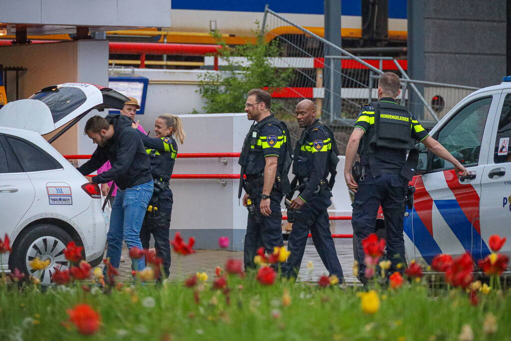 Trein stilgezet op NS-station vanwege melding van vuurwapen