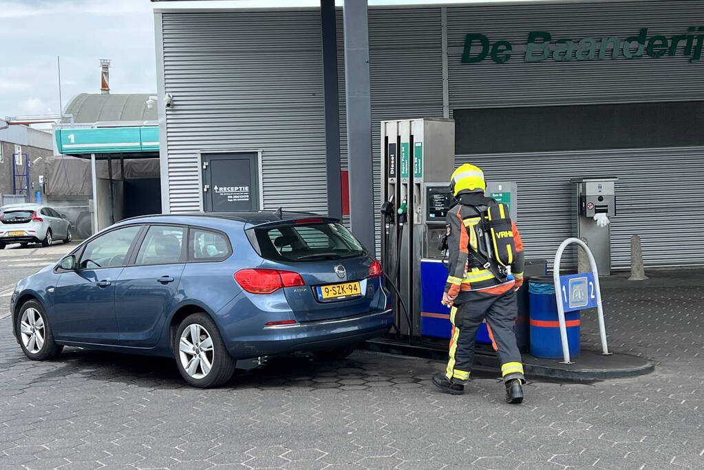 Toevoer brandstof stop niet tijdens tanken