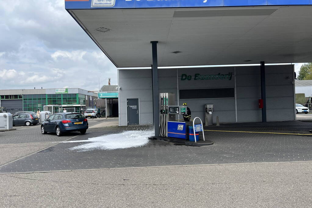 Toevoer brandstof stop niet tijdens tanken