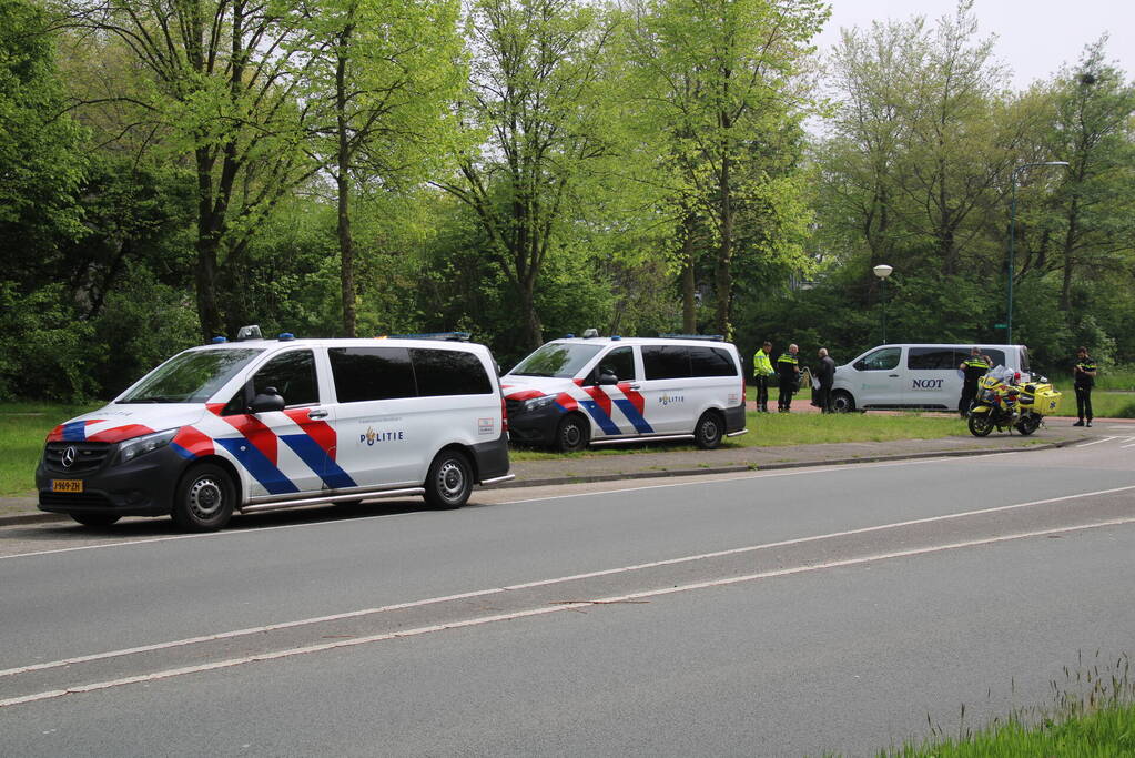 Fietsster aangereden door taxi bus