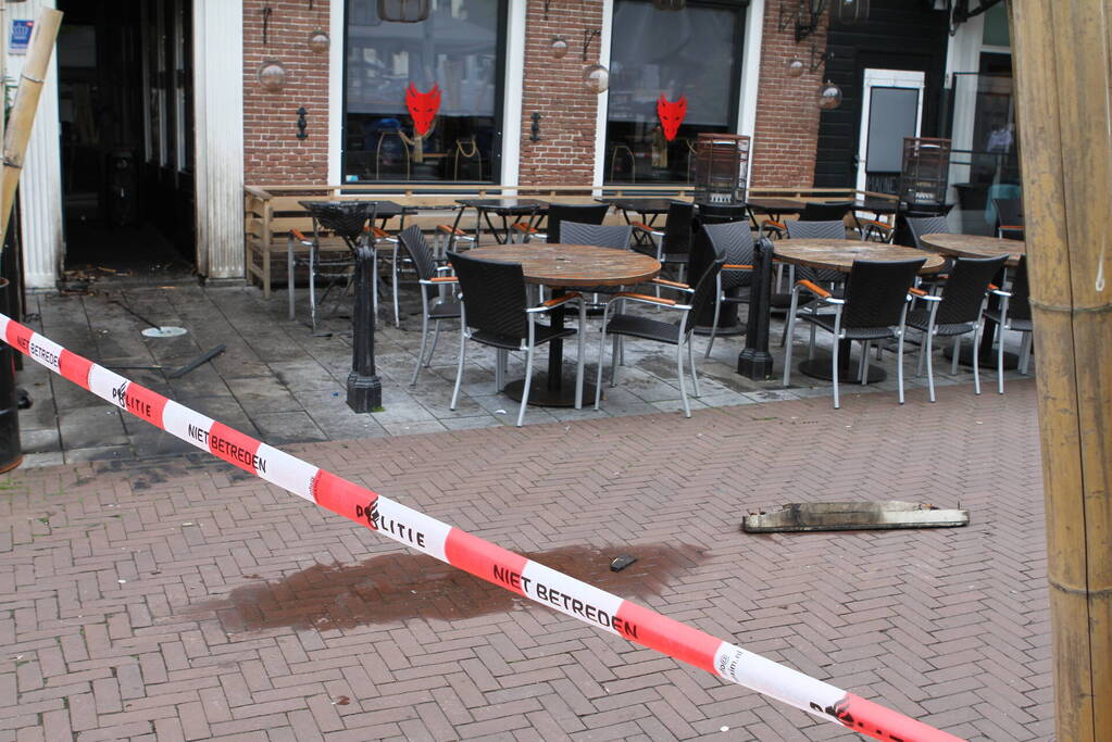 Brandbom tegen horecagelegenheid gegooid