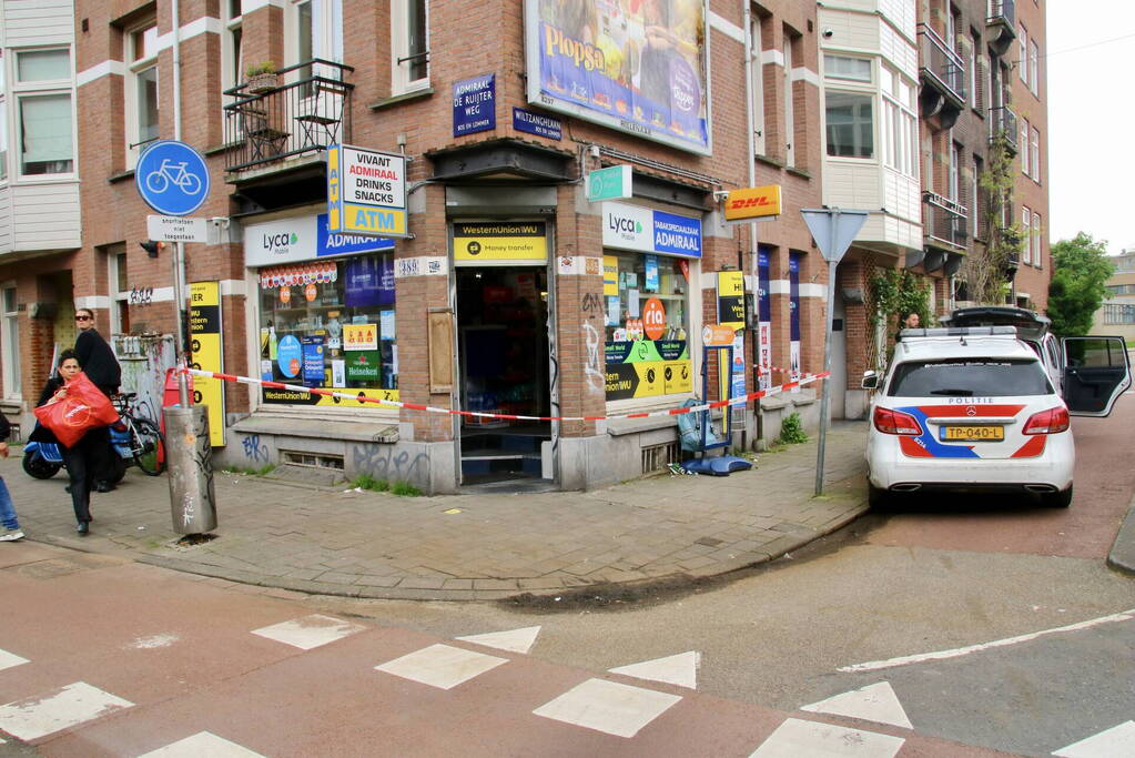 Twee verdachten slaan op de vlucht na overval tabakspeciaalzaak Admiraal