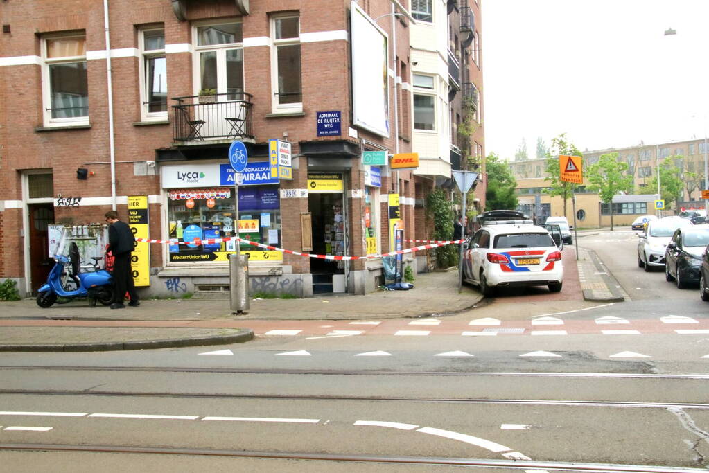 Twee verdachten slaan op de vlucht na overval tabakspeciaalzaak Admiraal