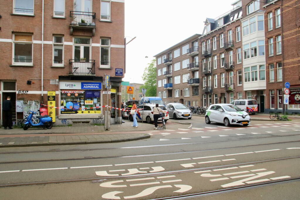 Twee verdachten slaan op de vlucht na overval tabakspeciaalzaak Admiraal