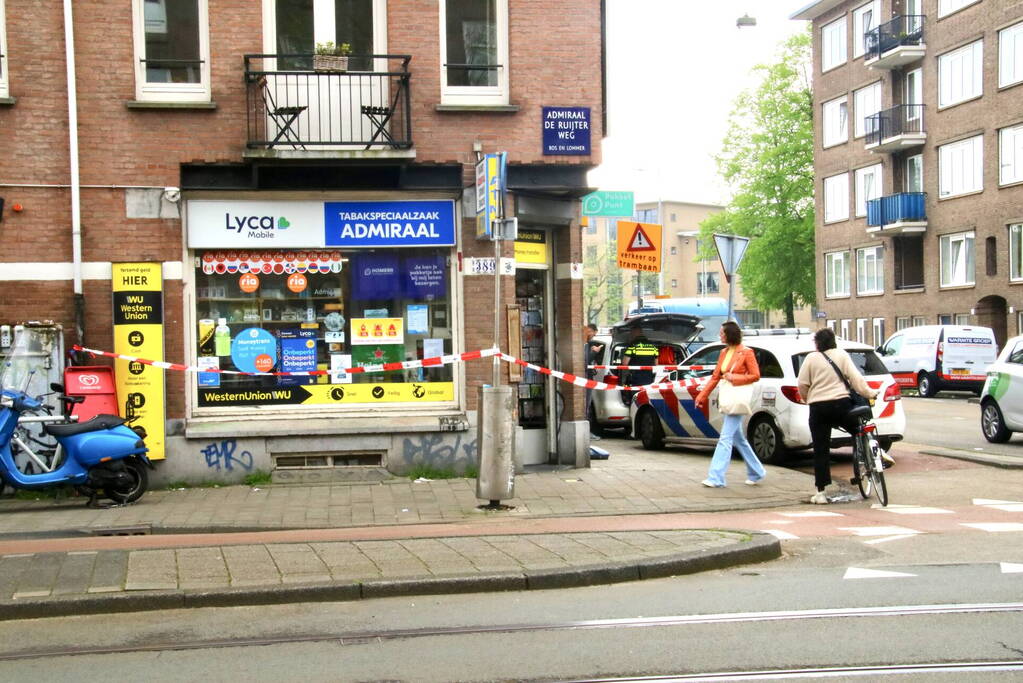 Twee verdachten slaan op de vlucht na overval tabakspeciaalzaak Admiraal