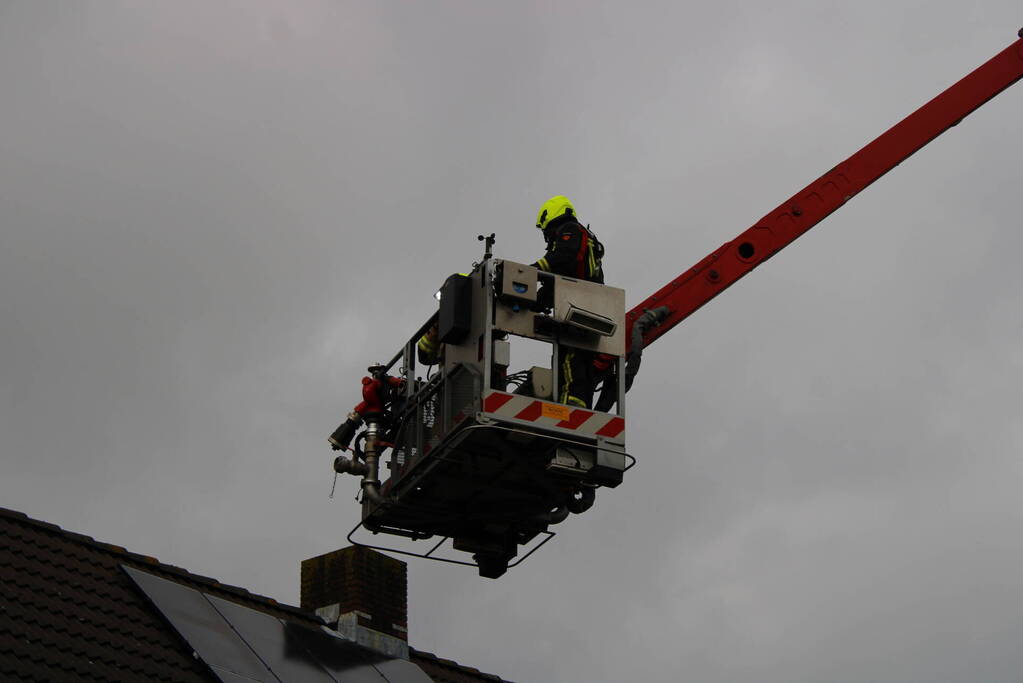 Brand in schoorsteen snel gedoofd