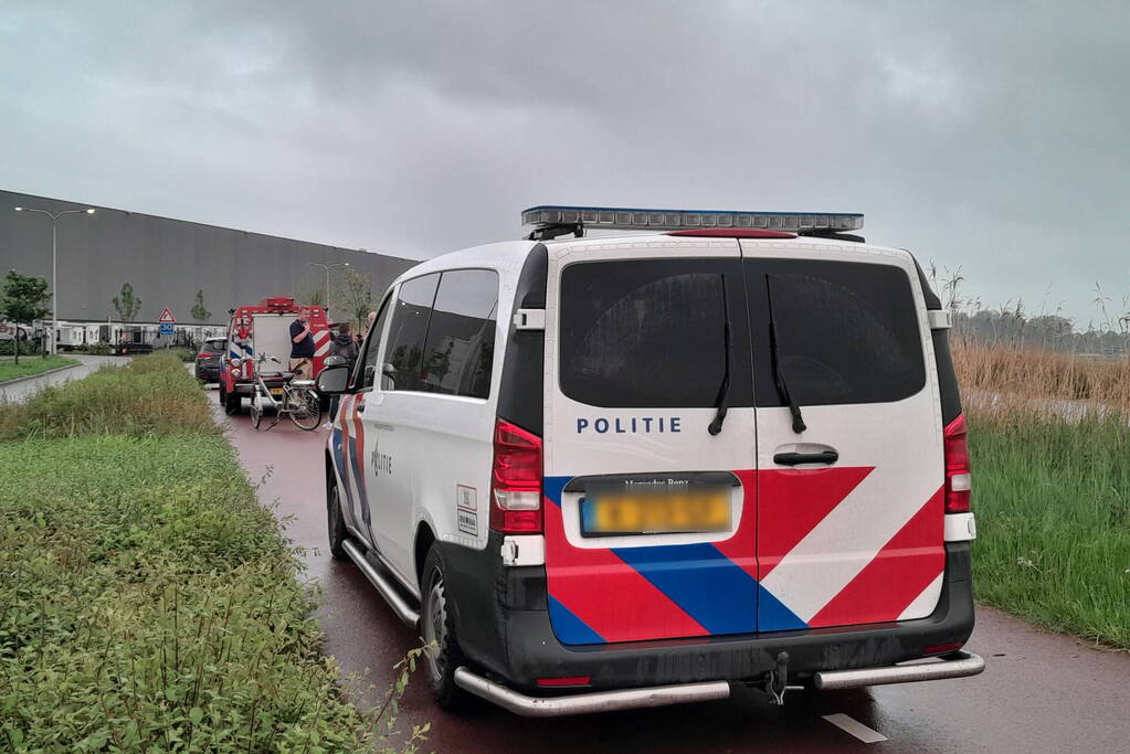 Lammetje raakt te water