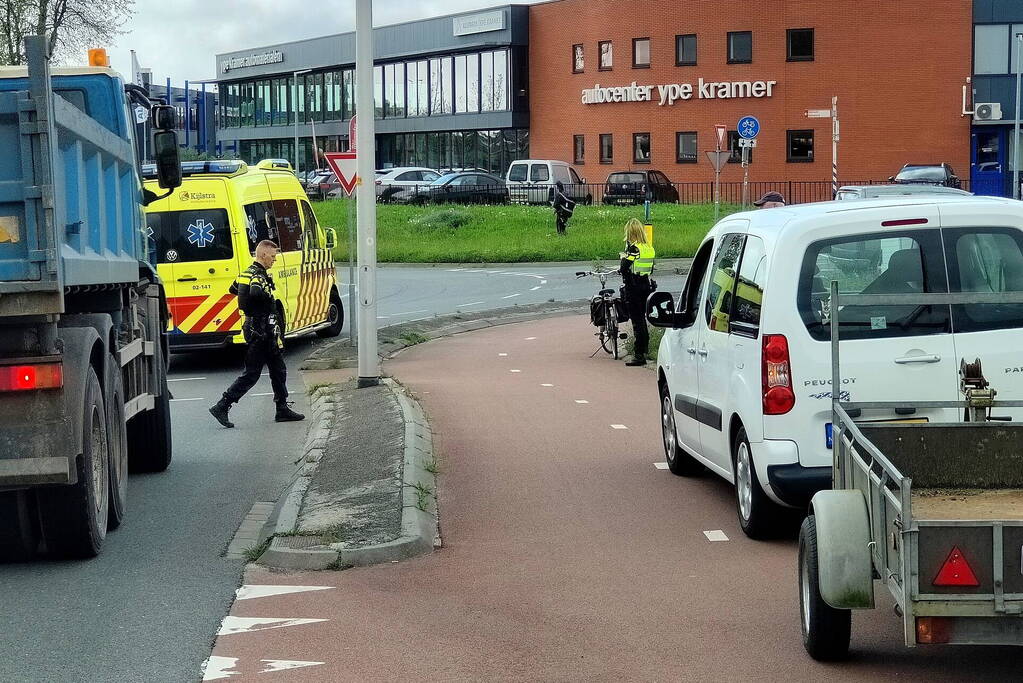 Fietser gewond bij botsing met auto