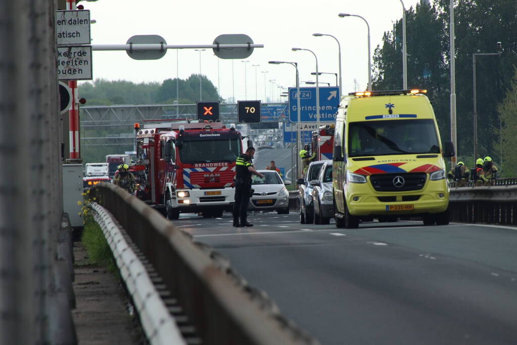 Veel file en wegafsluiting door autobrand