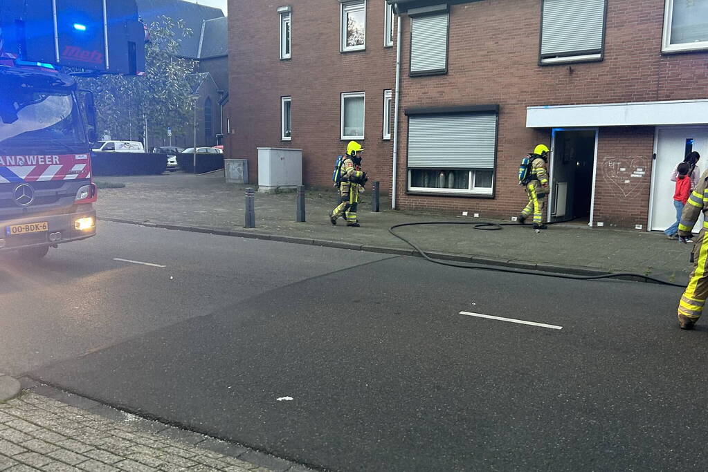 Veel rook bij brand in woning