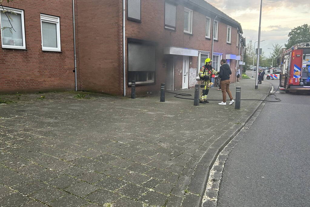 Veel rook bij brand in woning