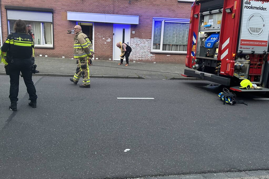 Veel rook bij brand in woning