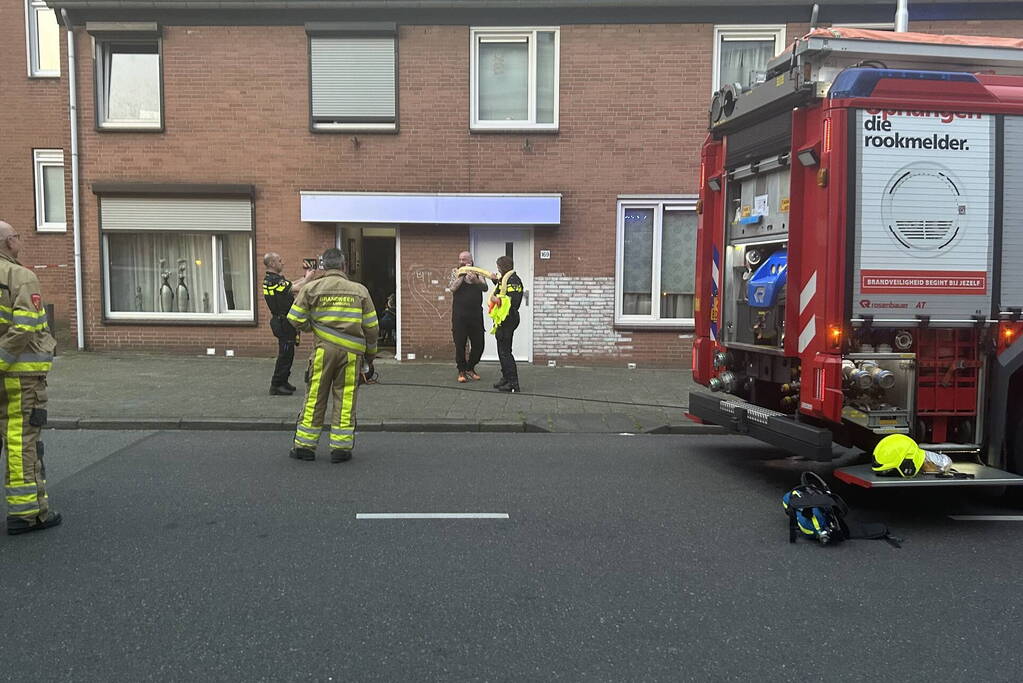 Veel rook bij brand in woning