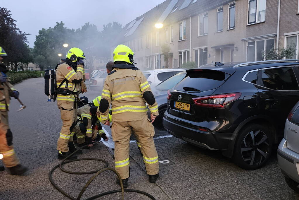 Geparkeerde auto verwoest door brand