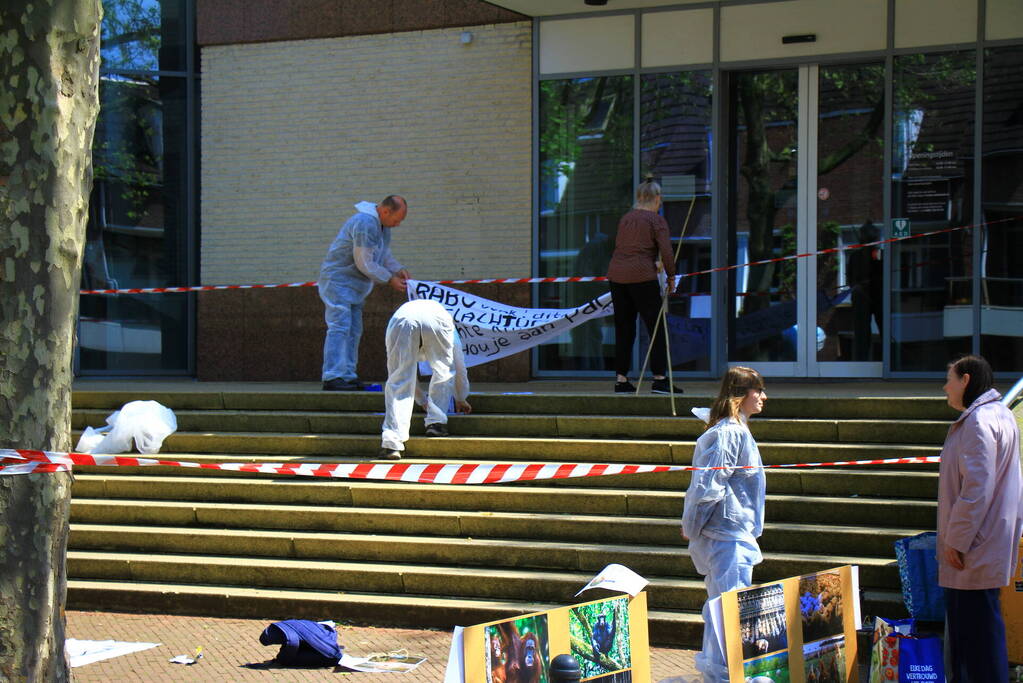 Klimaatactivisten voeren actie bij Rabobank
