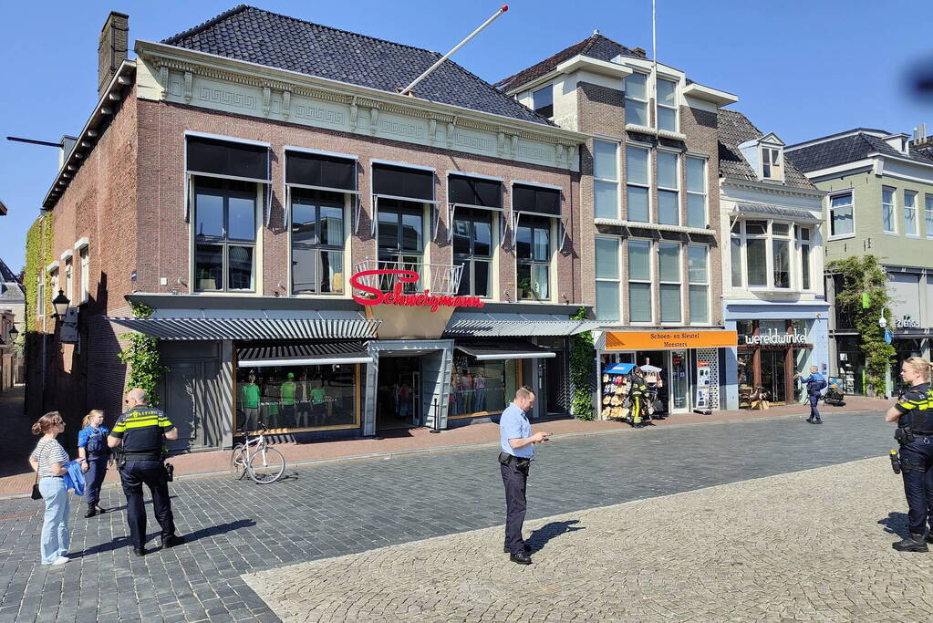 Brandweer verricht onderzoek wegens vreemde lucht