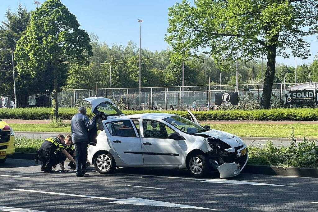 Flinke schade bij botsing personenauto's