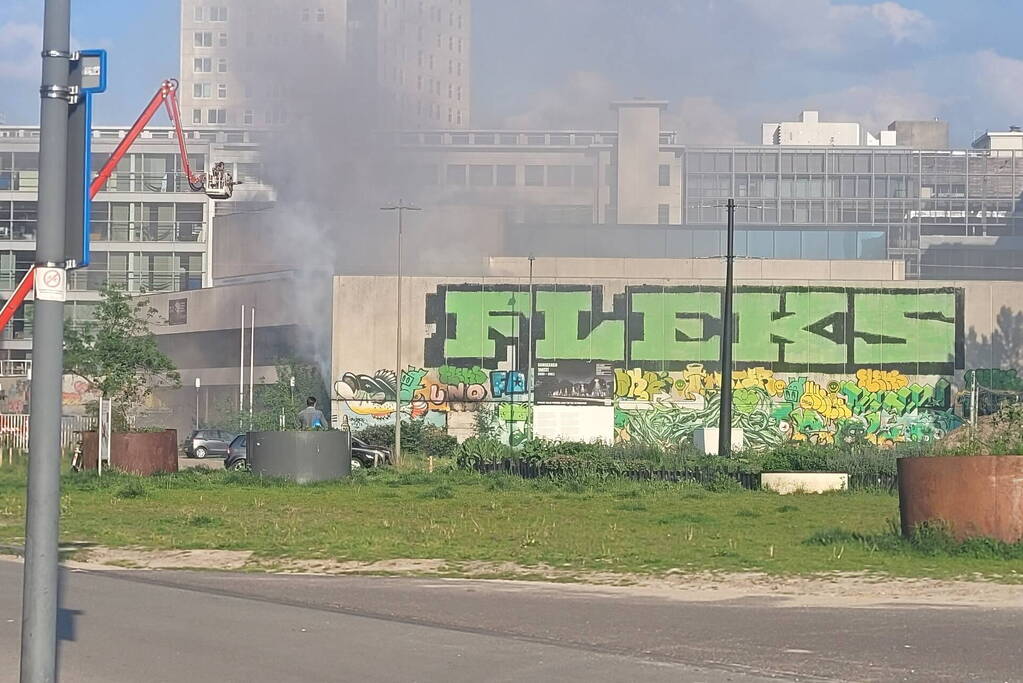 Zeer grote brand in leegstaande loods