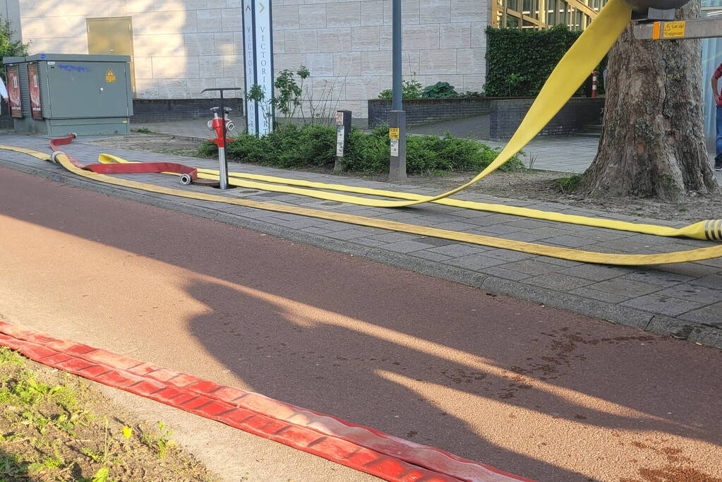 Zeer grote brand in leegstaande loods
