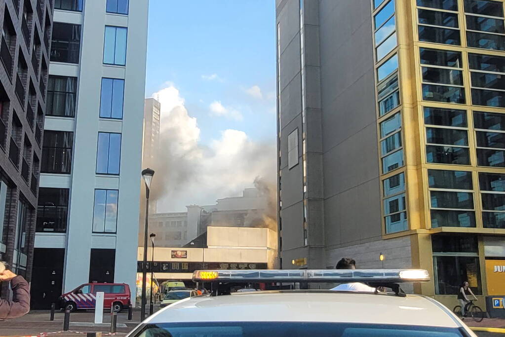 Zeer grote brand in leegstaande loods