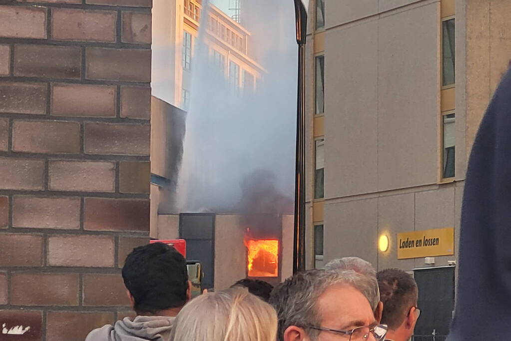 Zeer grote brand in leegstaande loods