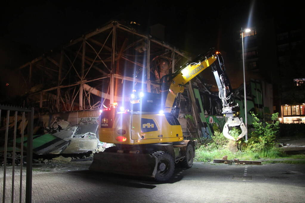 Zeer grote brand in leegstaande loods