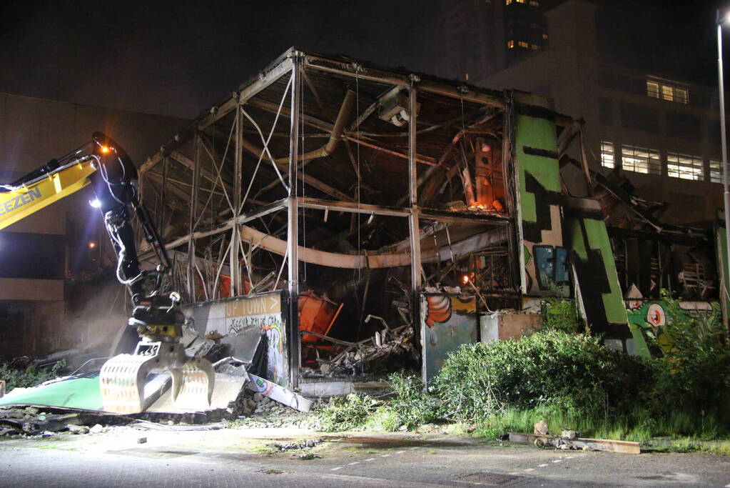 Zeer grote brand in leegstaande loods