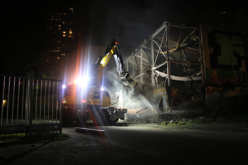 Zeer grote brand in leegstaande loods