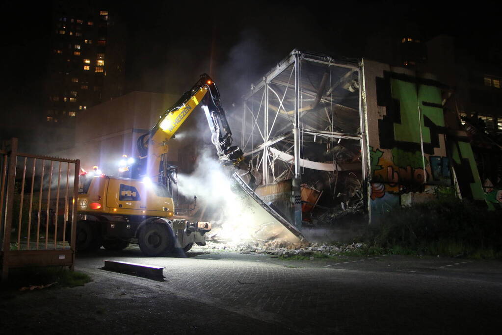 Zeer grote brand in leegstaande loods