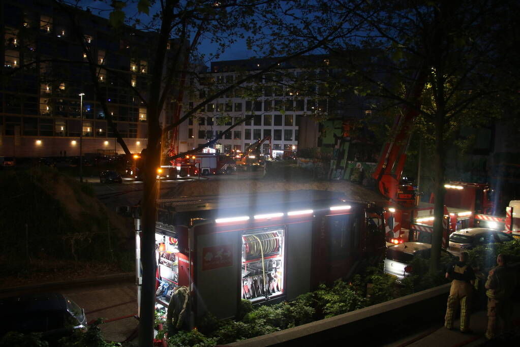 Zeer grote brand in leegstaande loods