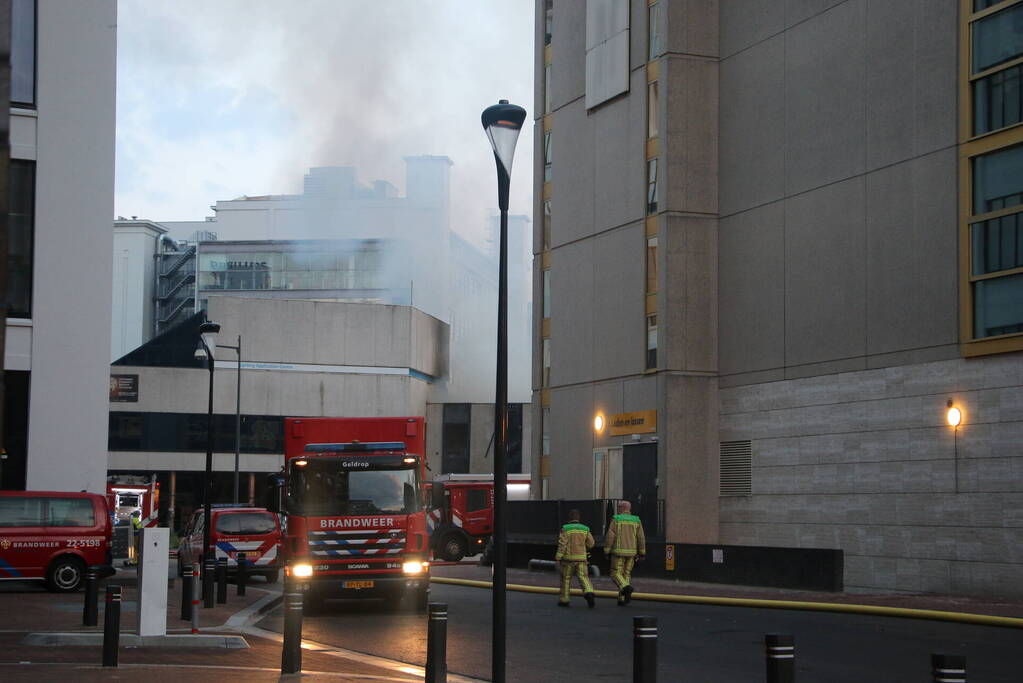 Zeer grote brand in leegstaande loods