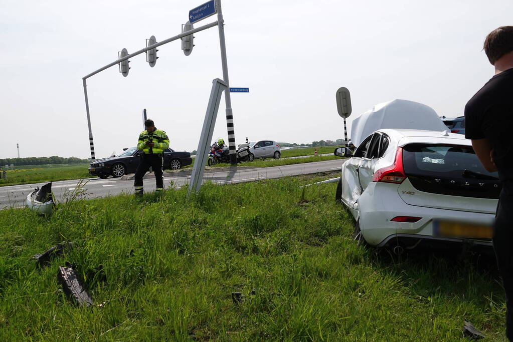 Verkeerscamera betrokken bij botsing