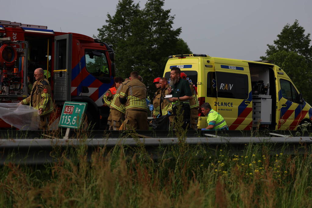 Voetganger aangereden op snelweg, bestuurster rijdt door