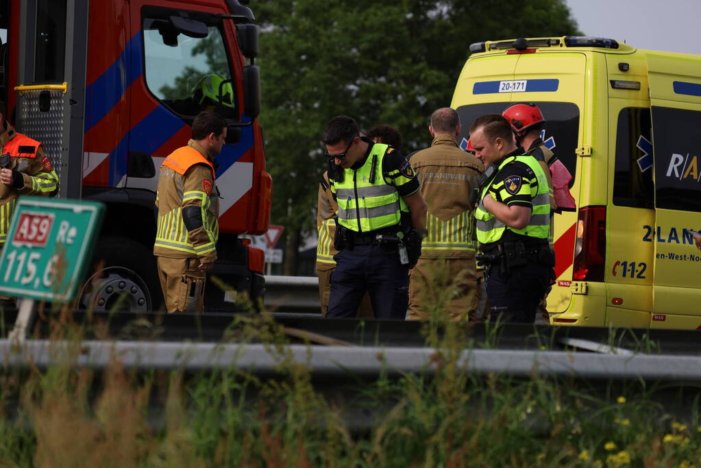 Voetganger aangereden op snelweg, bestuurster rijdt door