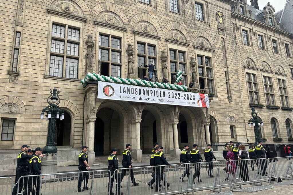 Feyenoord-fans verzamelen zich voor de huldiging