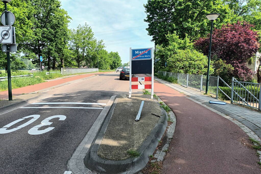 Eenzijdig ongeval resulteert in beschadigde auto