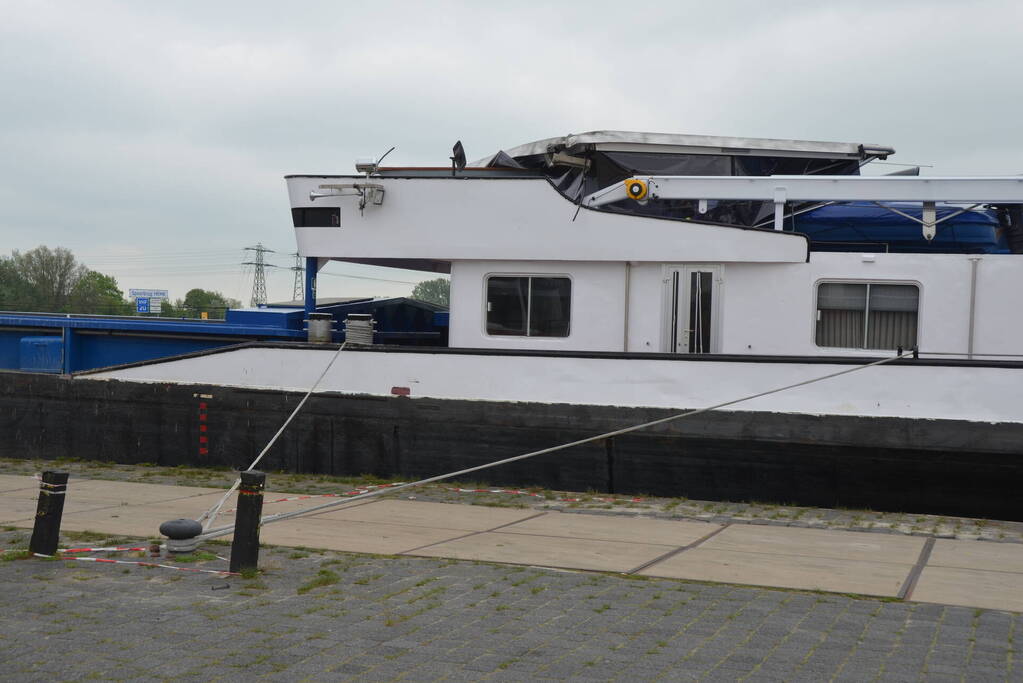 Beschadigde HRMK spoorbrug verstoort treinverkeer