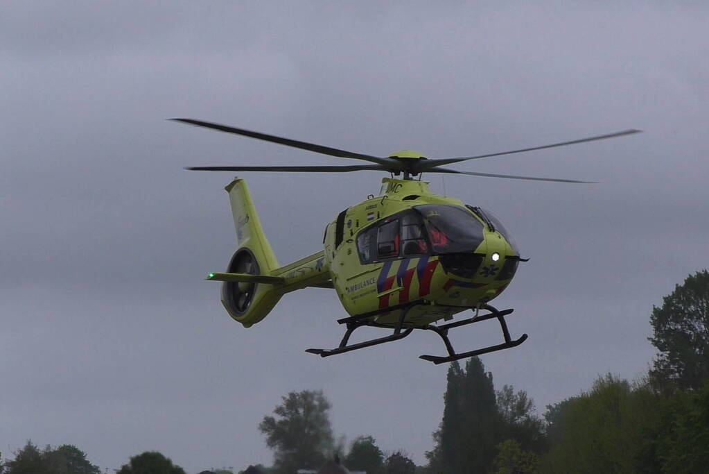 Traumateam ingezet na val op steiger