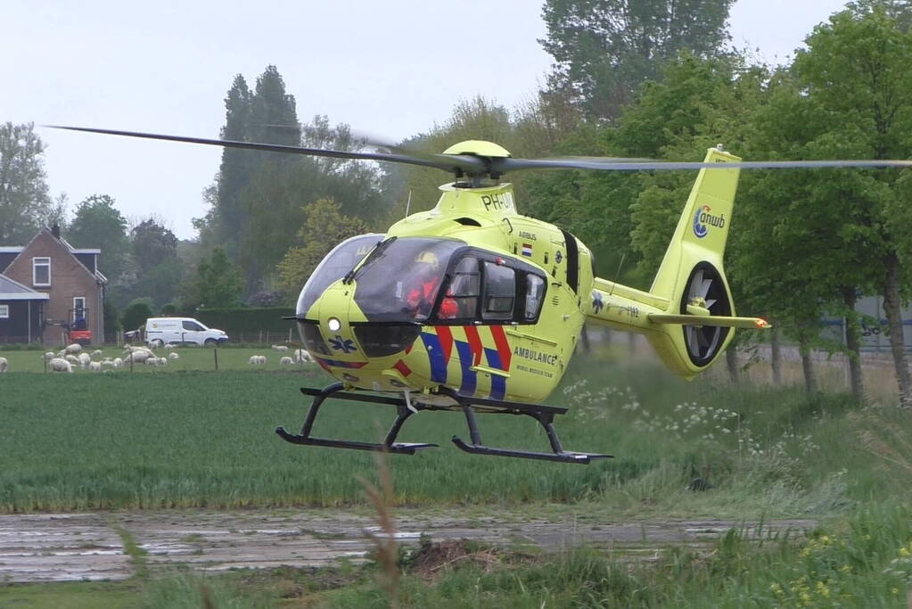 Traumateam ingezet na val op steiger