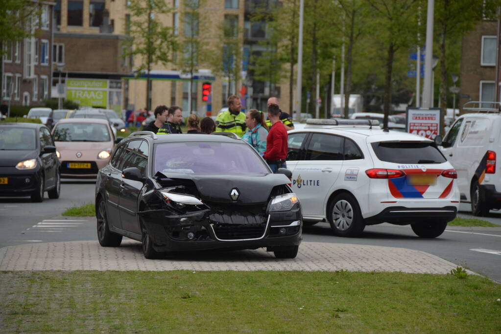 Hevige schade bij kop-staartbotsing