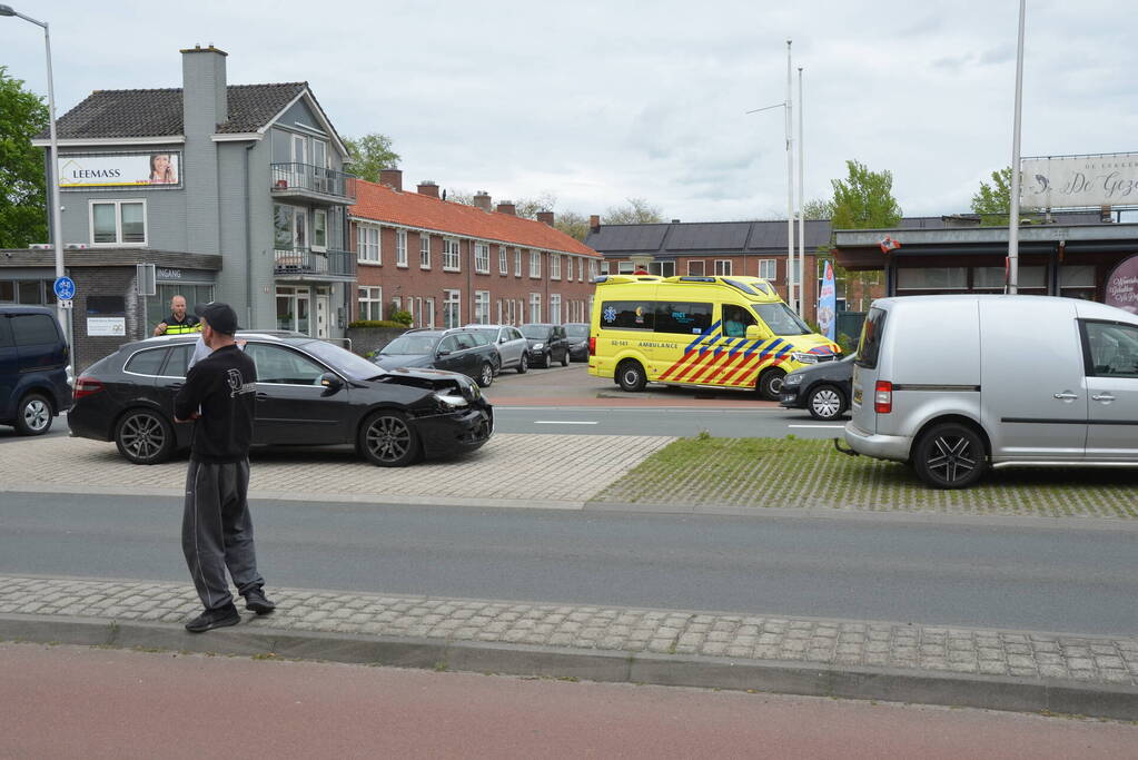 Hevige schade bij kop-staartbotsing