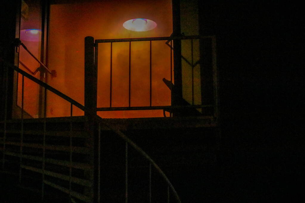 Explosief gaat af tegen deur van bedrijfspand