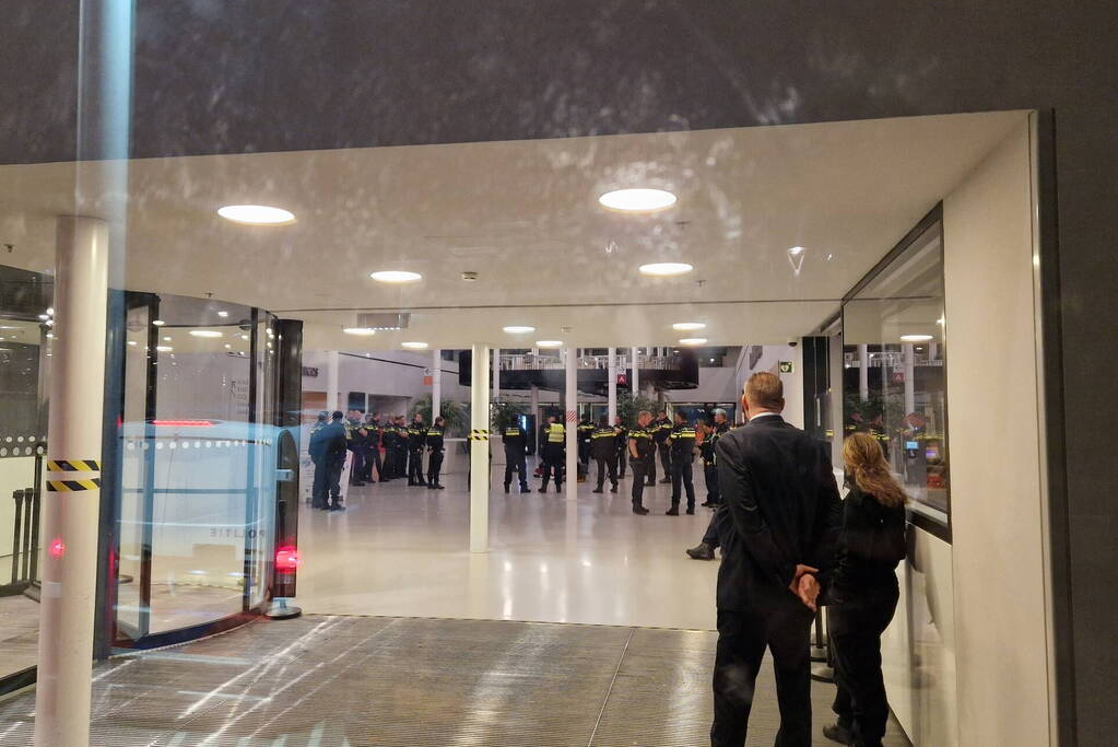 Politie grijpt in: 14 Arrestaties bij UvA-bezettingsactie