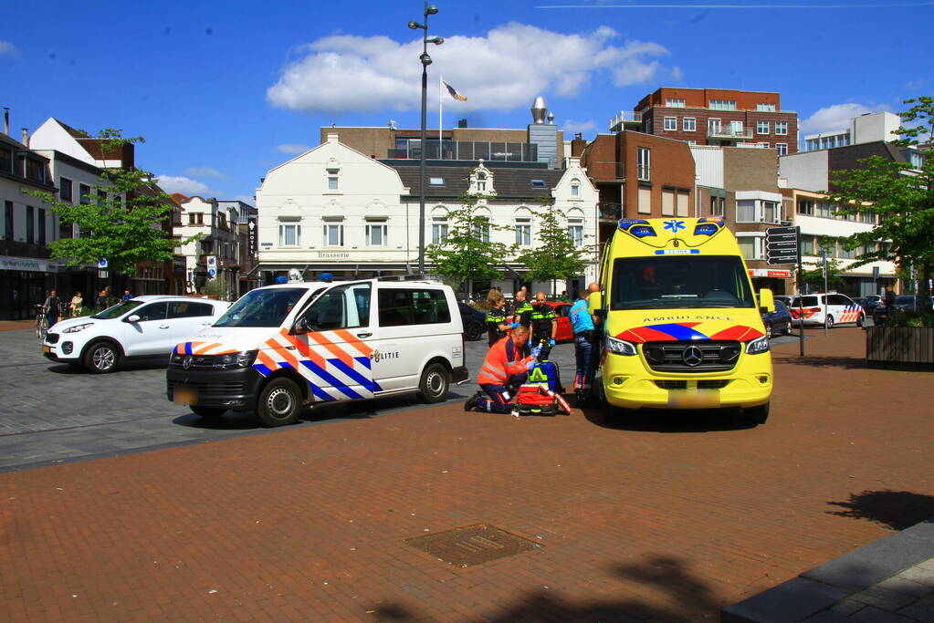 Man met verward gedrag gewond aangetroffen