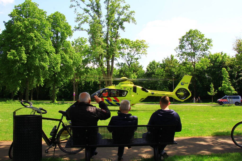 Man met verward gedrag gewond aangetroffen