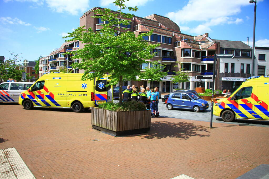 Man met verward gedrag gewond aangetroffen