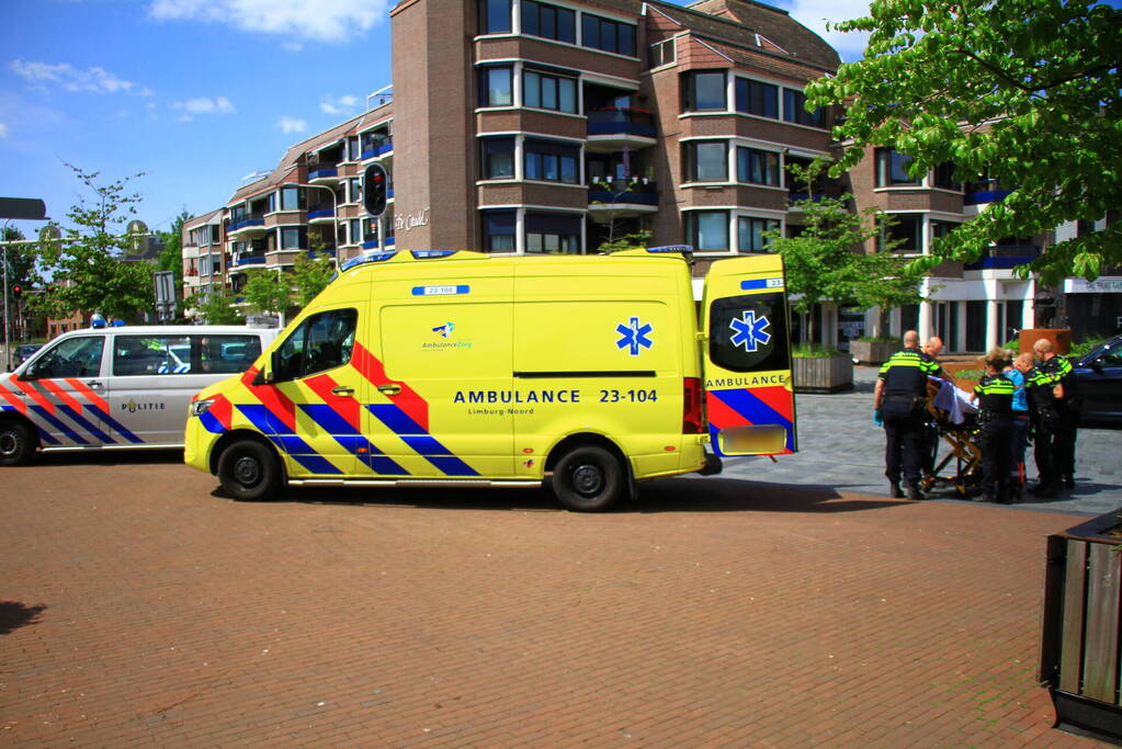 Man met verward gedrag gewond aangetroffen