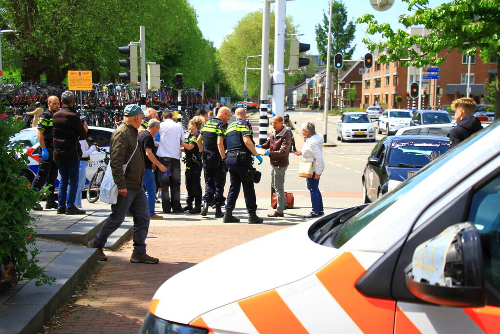 Man met verward gedrag gewond aangetroffen