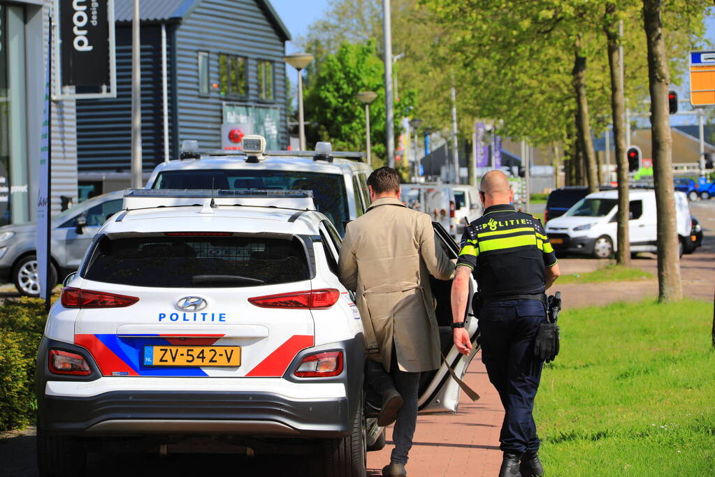 Klant Sanisale steekt verkoper neer